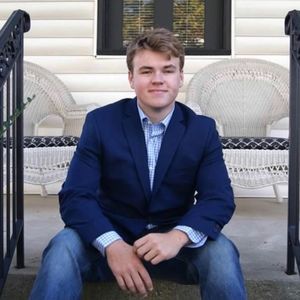 Meet your Posher, Lucas